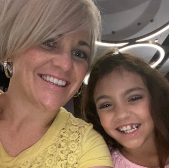 Meet your Posher, Carlie - Picture 1 of 1